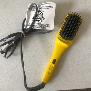 Drybar Heated Straightening Brush